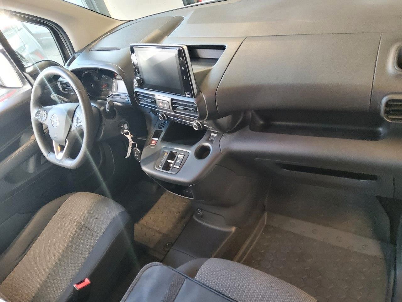 Fahrzeugabbildung Opel Combo-e Cargo 11KW/KLIMA/PDC/50kwh/TEMPOMAT