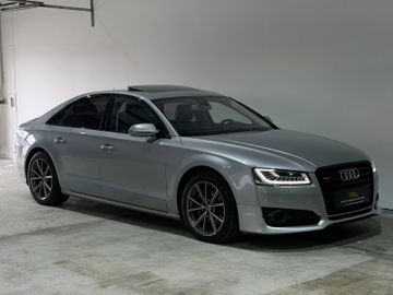 Audi A8 - 4