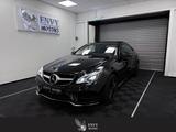 Mercedes-Benz E Coupe 200 AMG PANO NAVI MULTIKONTURSITZE - Mercedes-Benz E 200: Coupe