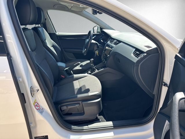 Octavia Combi 1.5 TSI STYLE NAVI+GRA+PDC+SHZ+CLI