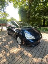 Renault Espace 2.0 Avantage  6 Personen - Renault Espace mit Benzin-Antrieb: Kleinbus, 2.0