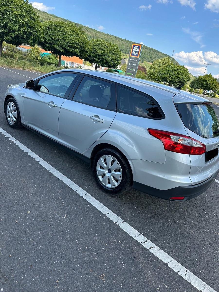 Ford Focus 2012 — photo 13