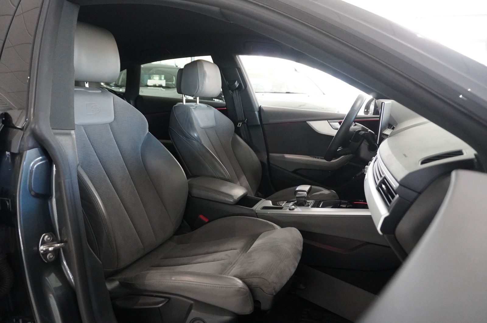 Fahrzeugabbildung Audi A5 Sportback 45 TFSI QUATTRO S-LINE NAVI/MATRIX