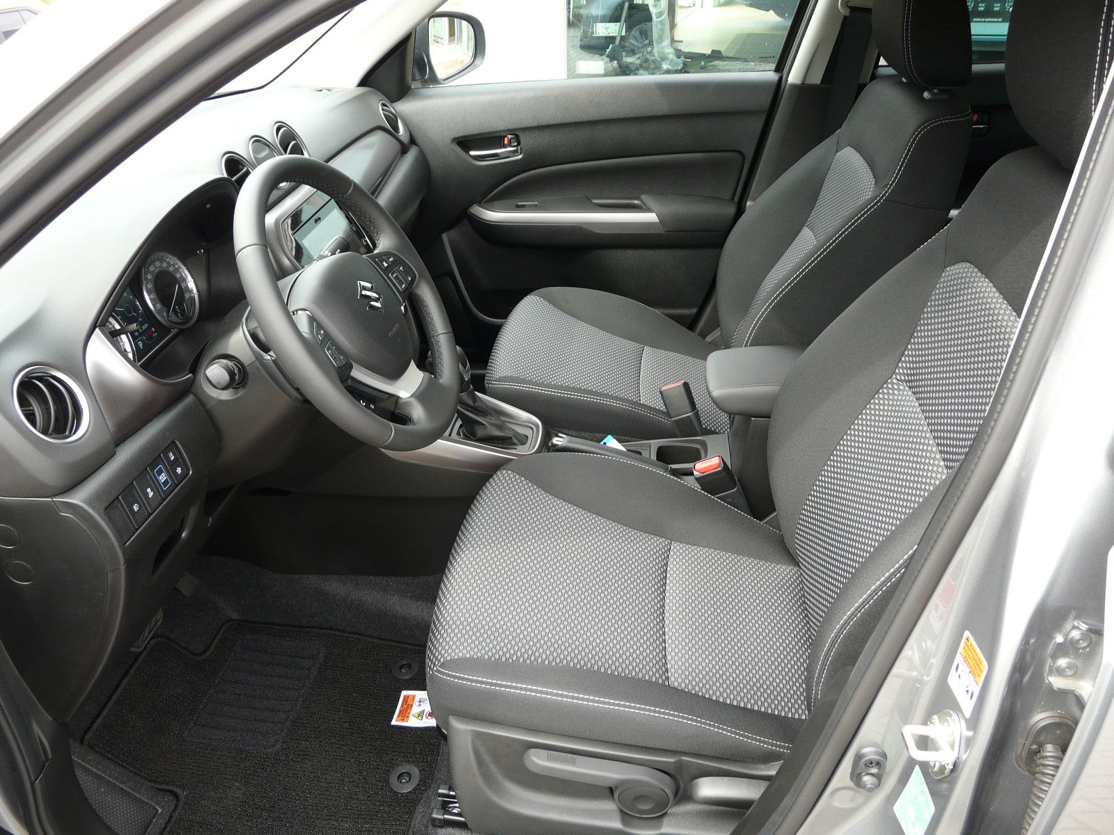 Fahrzeugabbildung Suzuki Vitara 1.5 Hybrid Comfort AGS 4x2