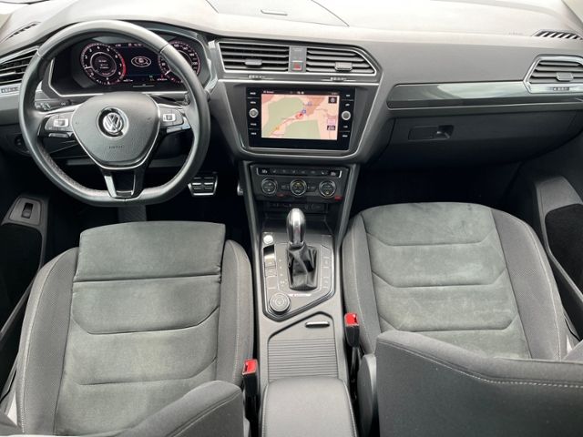 Fahrzeugabbildung Volkswagen Tiguan R-line 4MOTION 2,0 l TSI DSG Highline LED