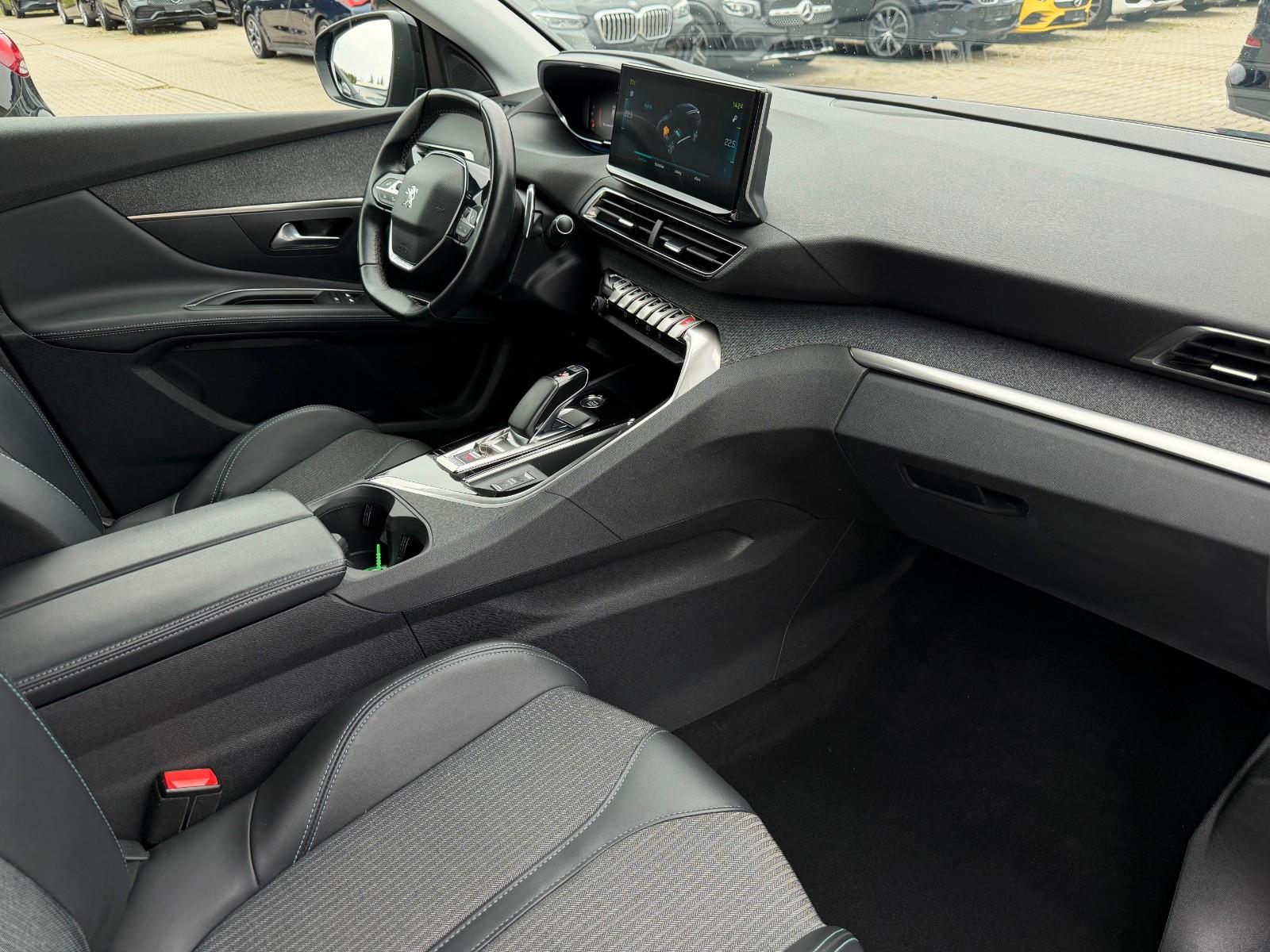Peugeot 3008 Hybrid 225 Allure Pack