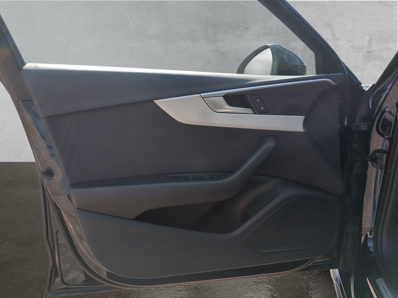 Fahrzeugabbildung Audi A4 Avant 40 TDI S-line Pano virtualCP Kamera SHZ