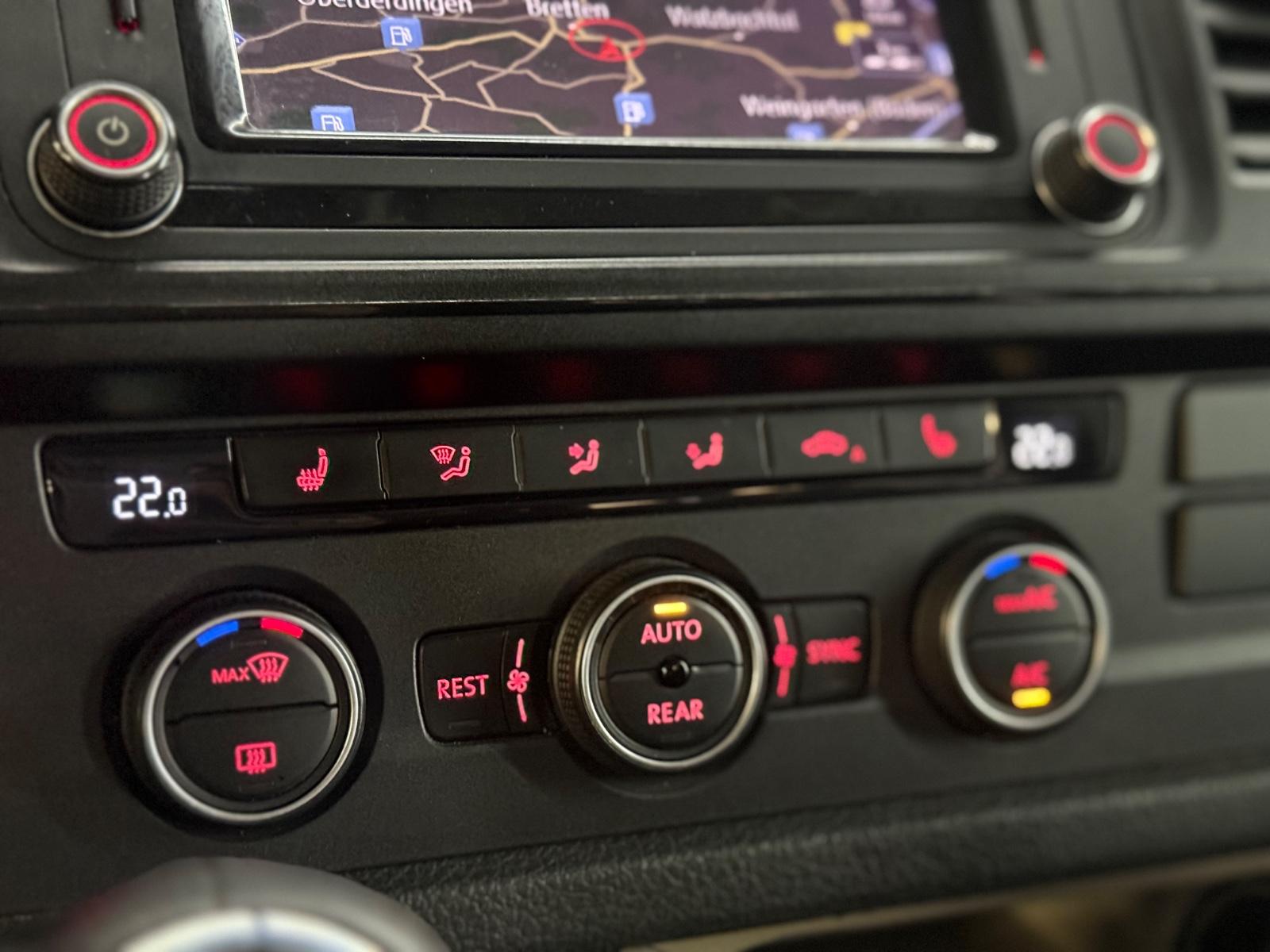 VOLKSWAGEN T6 CARAVELLE GENERATION SIX 2.0 TDI 204ch BVM Portes coulissantes 2 côtés Sièges chauffants Historique présent