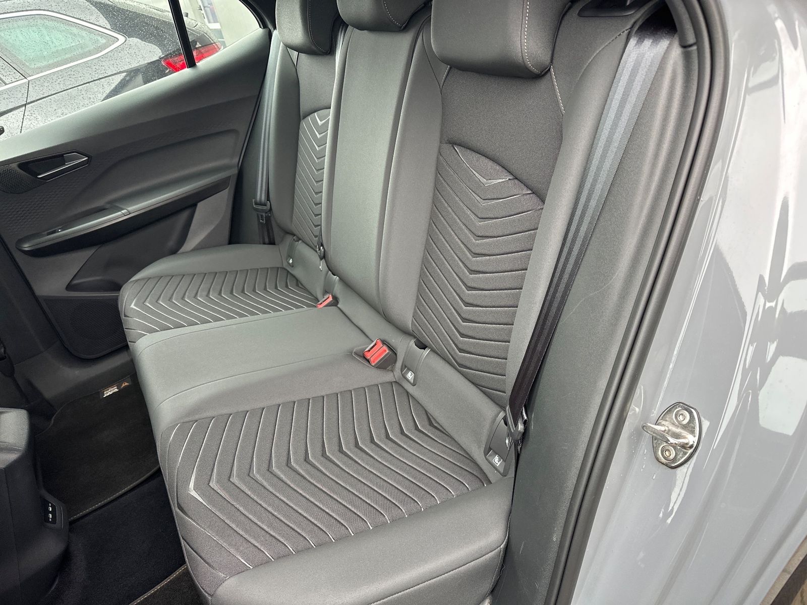Fahrzeugabbildung CUPRA Born 150kW/58kWh NAV+LED+18ZOLL+KEYLESS+DAB+1HD
