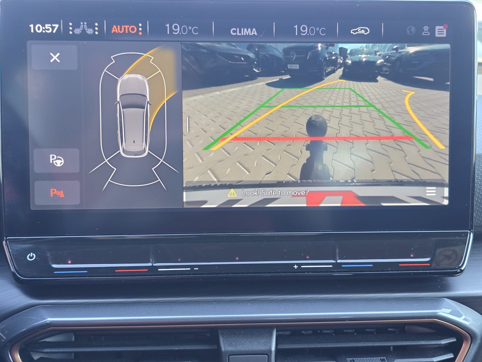 Fahrzeugabbildung CUPRA Leon 1.5 eTSI DSG MATRIX-LED*ACC*AHK*KAMERA*18"