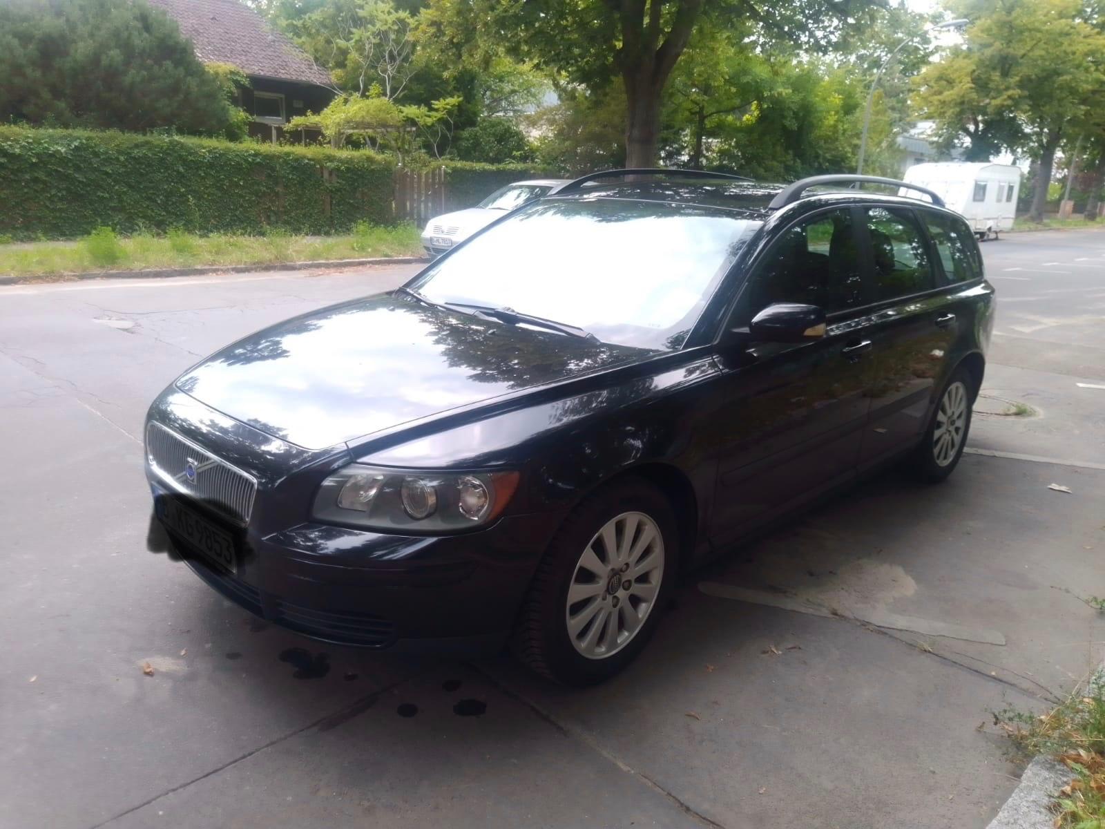 Volvo V50 2004 — rear view