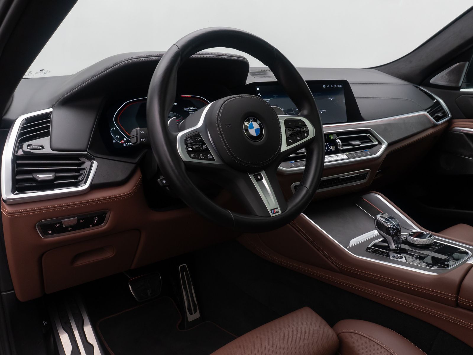 Fahrzeugabbildung BMW X6 M50i B&W HUD DAB SkyLounge Individual 22Zoll