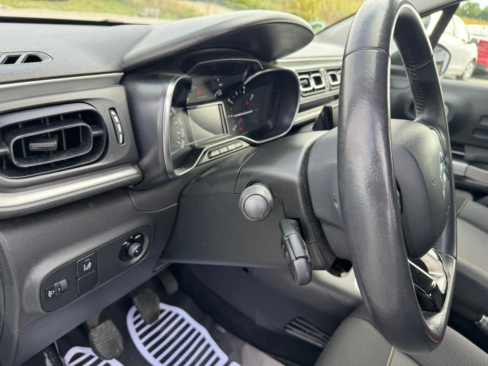 Citroën C3 Shine 1 Hand AC PDC TÜV-Inspektion NEU