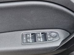 Fahrzeugabbildung Captur II Intens 1.3 TCe 140 EDC EU6d Leder LED