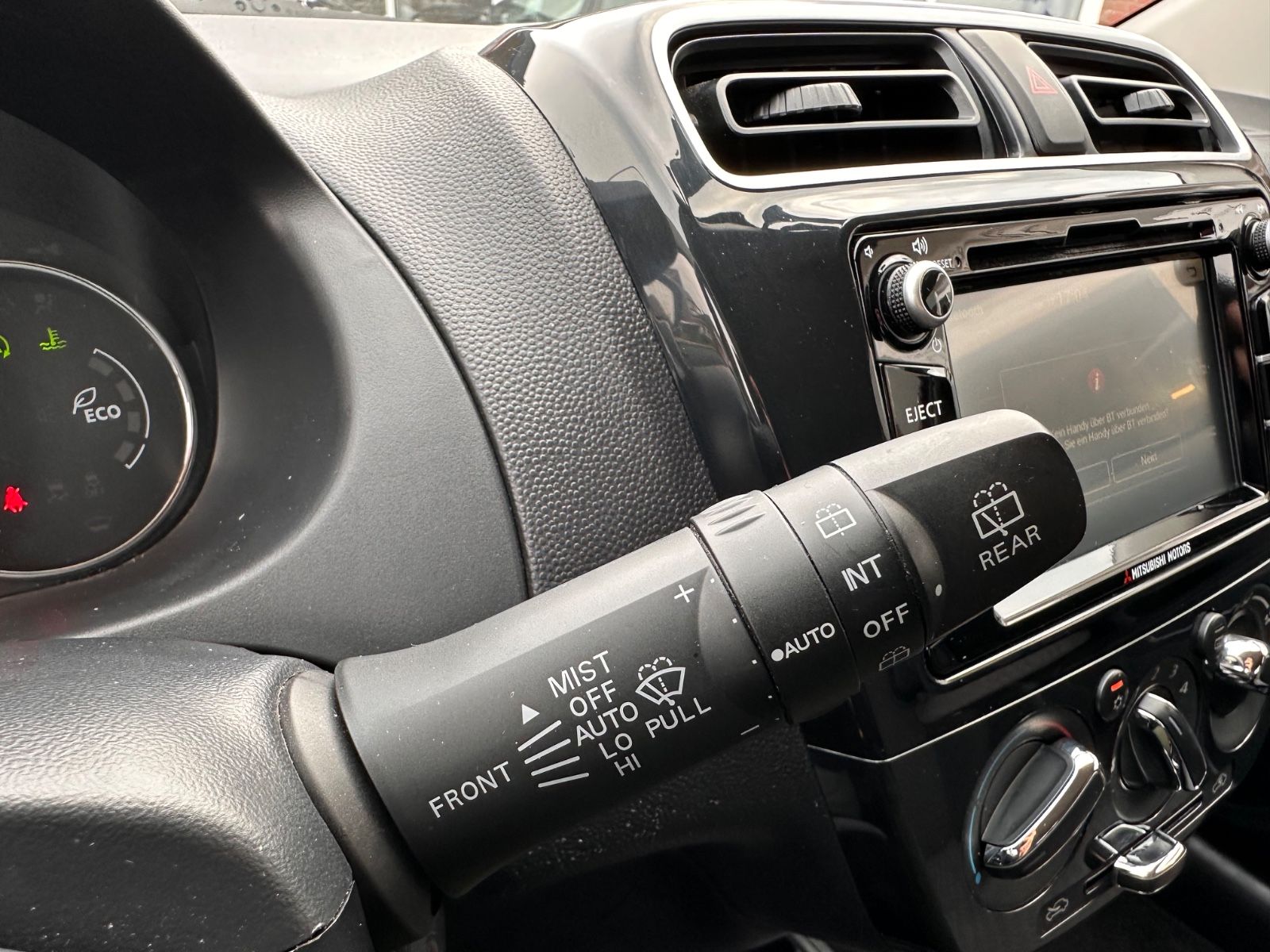 Fahrzeugabbildung Mitsubishi Space Star Edition 100+ Navi/SHZG/Klima/BT/PDC