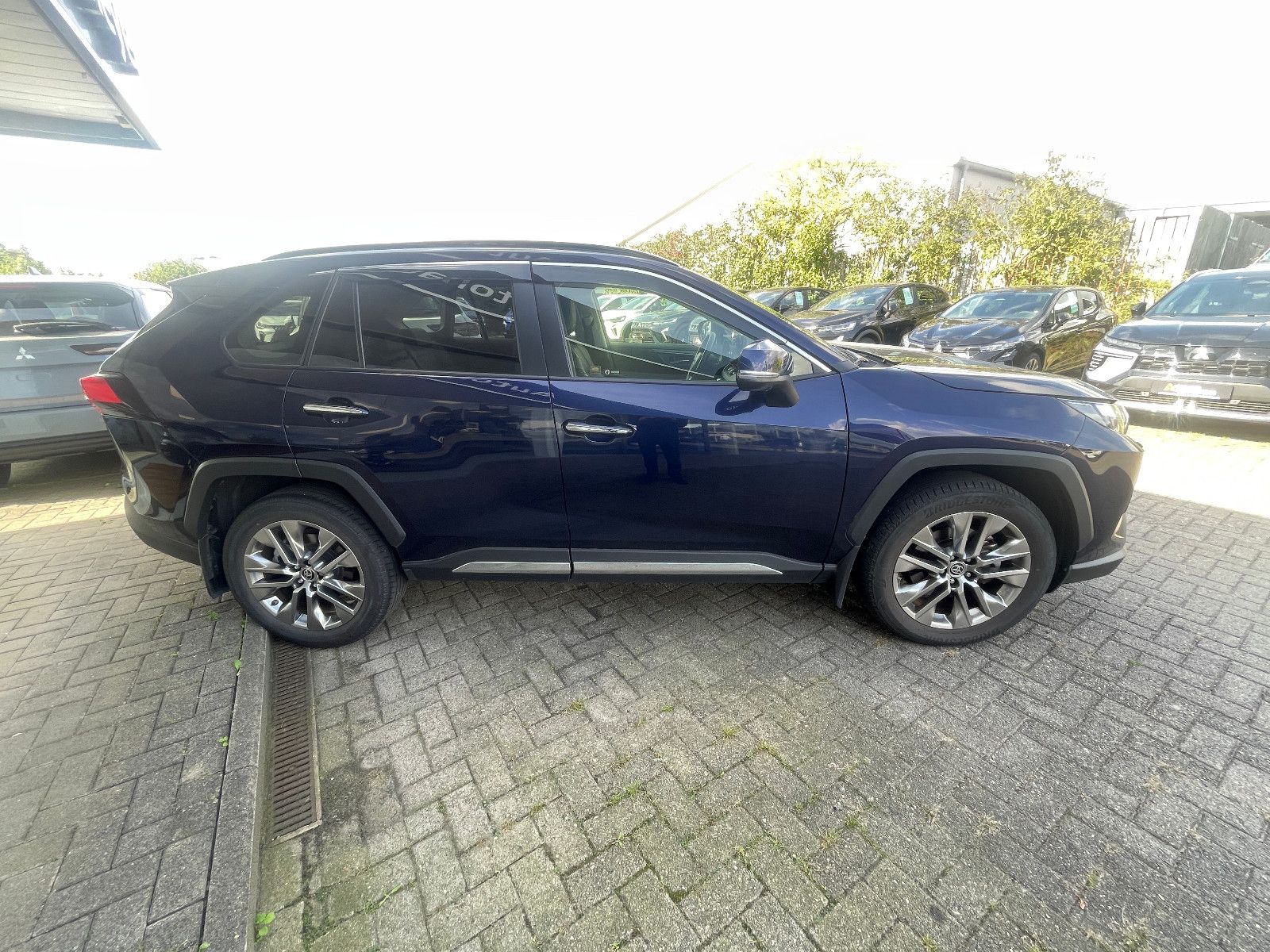 Toyota RAV4 Hybrid 4x2 Lounge Scheckheft 1.Hand WKR foto 4