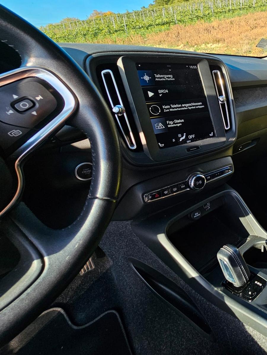 Volvo XC40 D3 Momentum Geartronic AHK.