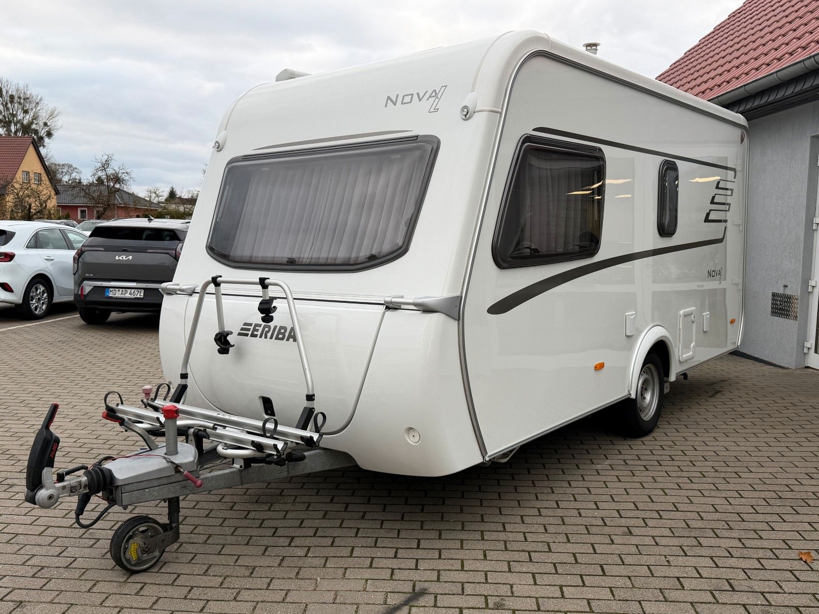 Fahrzeugabbildung HYMER / ERIBA / HYMERCAR Eriba Nova Light 425