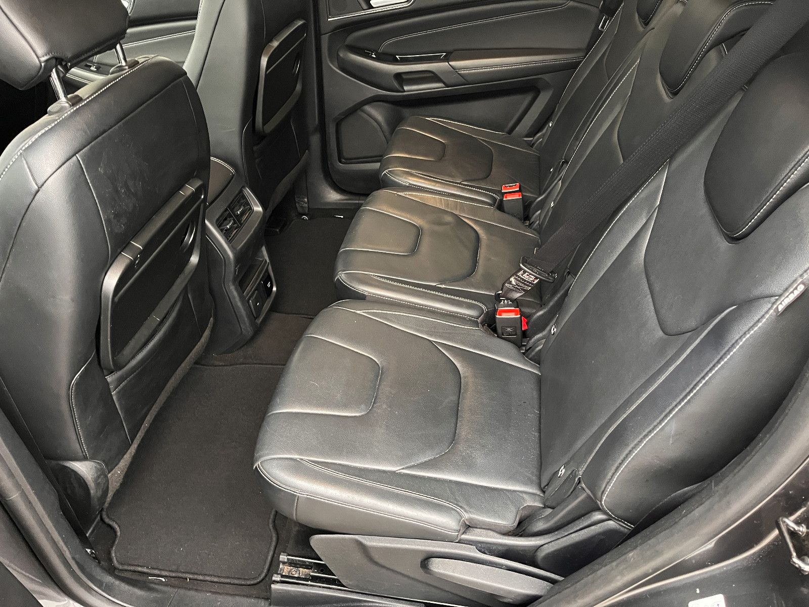 Fahrzeugabbildung Ford S-Max S-MAX Titanium