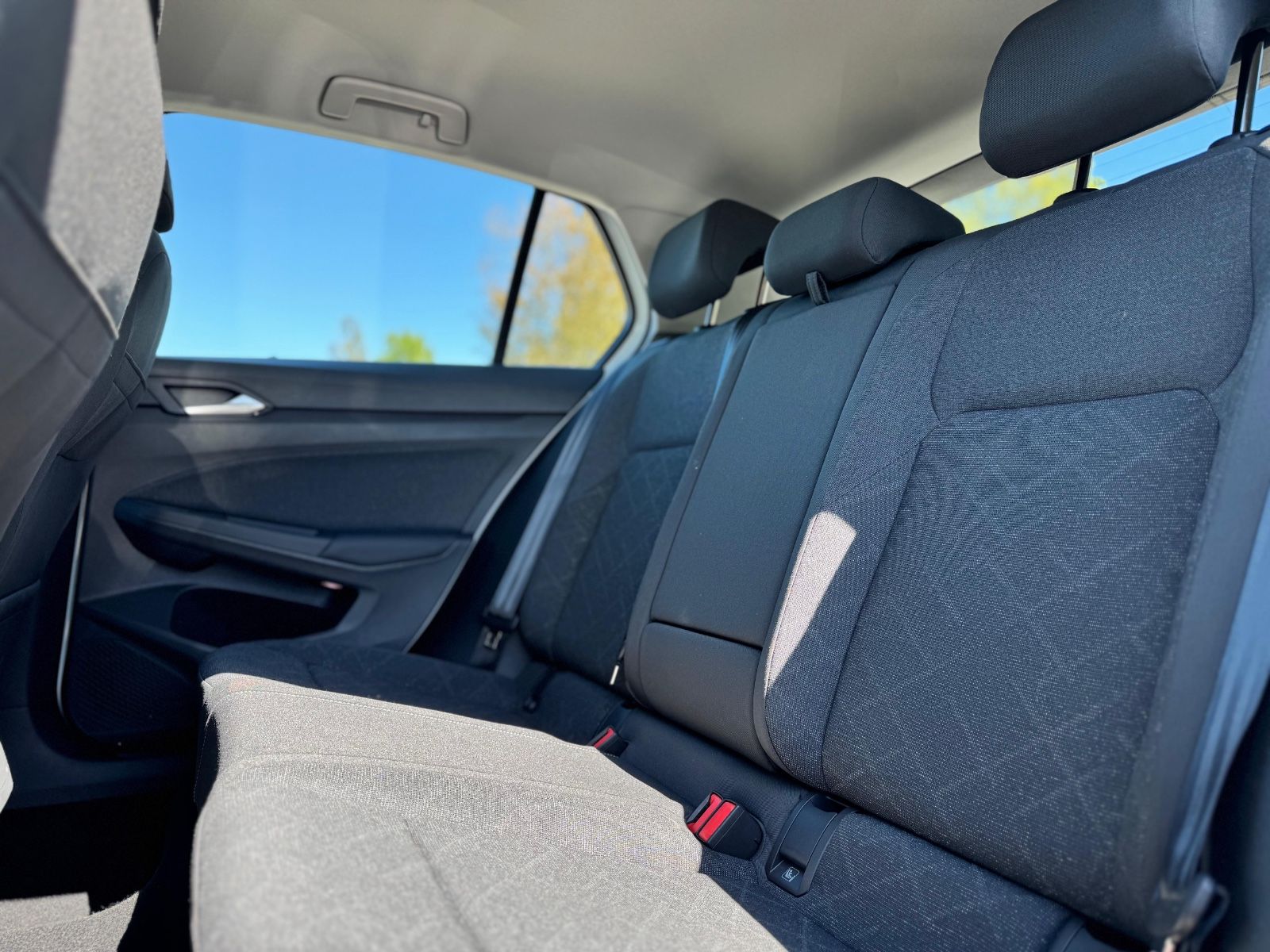 Volkswagen Golf VIII eTSI LIMO*AUT*LED*CARPLAY*NAVI*VIRTUAL foto 23