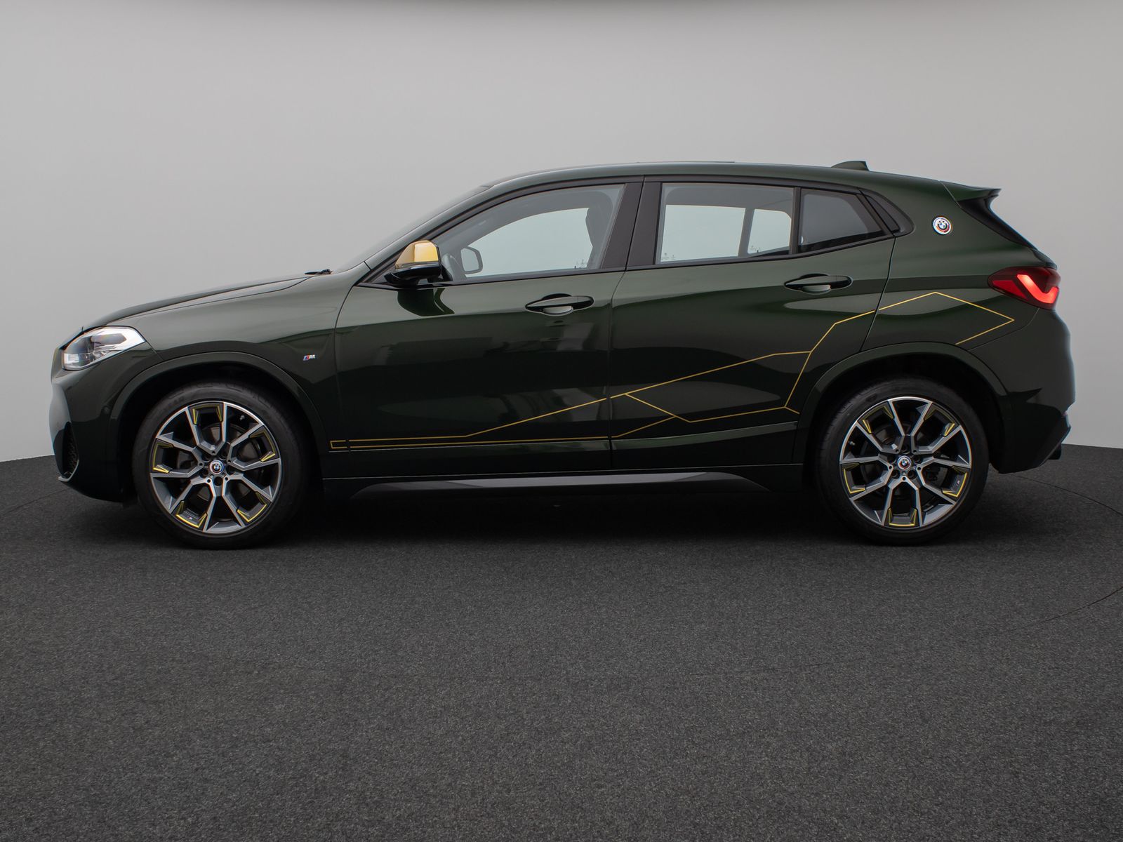Fahrzeugabbildung BMW X2 sD18i M Sport Edition Panorama Kamera 19Zoll