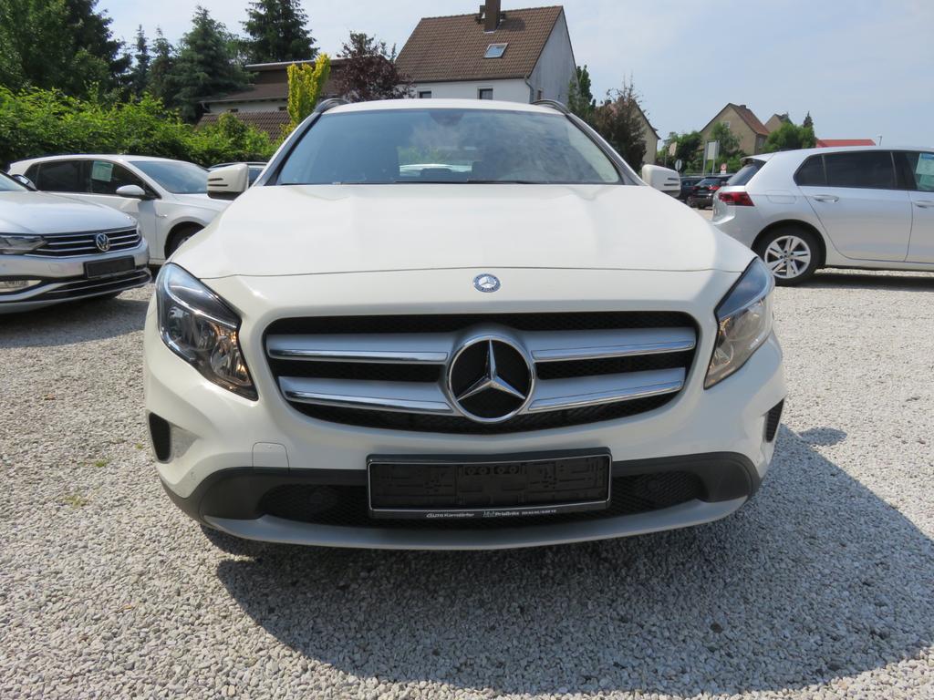 Mercedes-Benz GLA 180