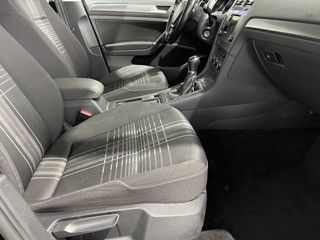 Fahrzeugabbildung Volkswagen Golf Lounge 2.0 TDI*ACC*Navi*PDC*SHZ*