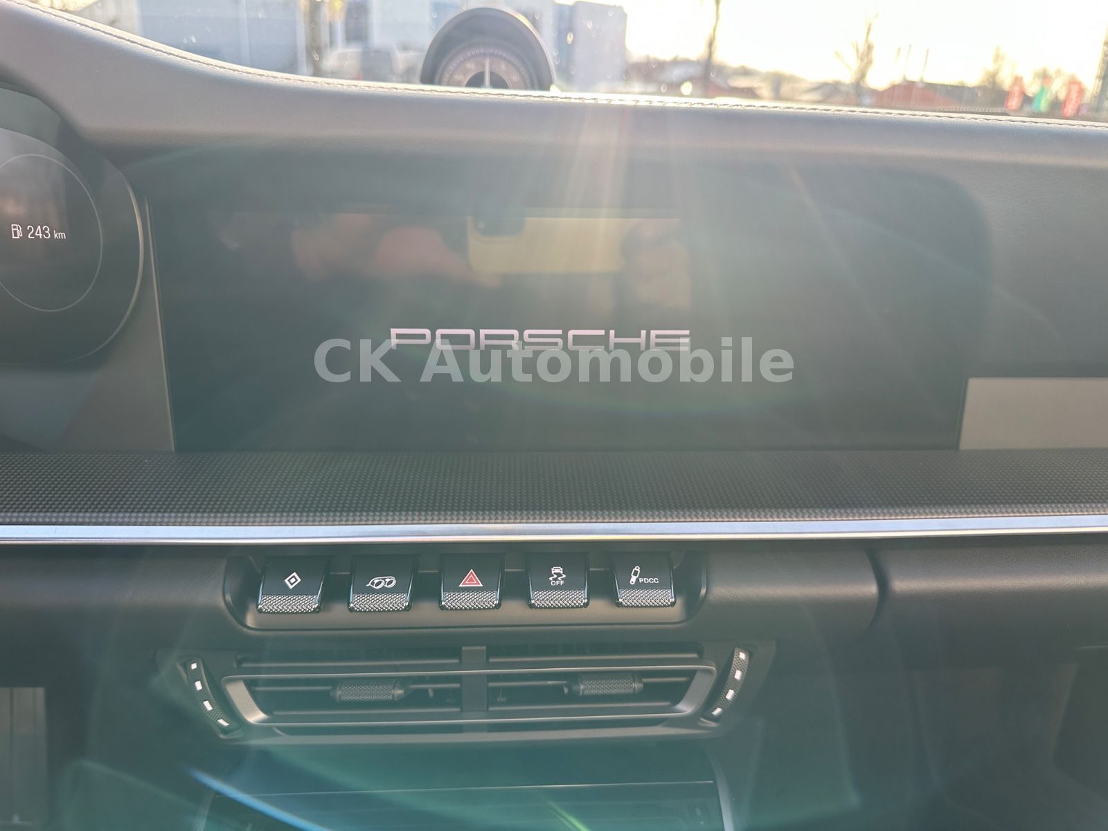 Fahrzeugabbildung Porsche 911 Turbo S Cabriolet Sport-Chrono/360°/ACC/LED