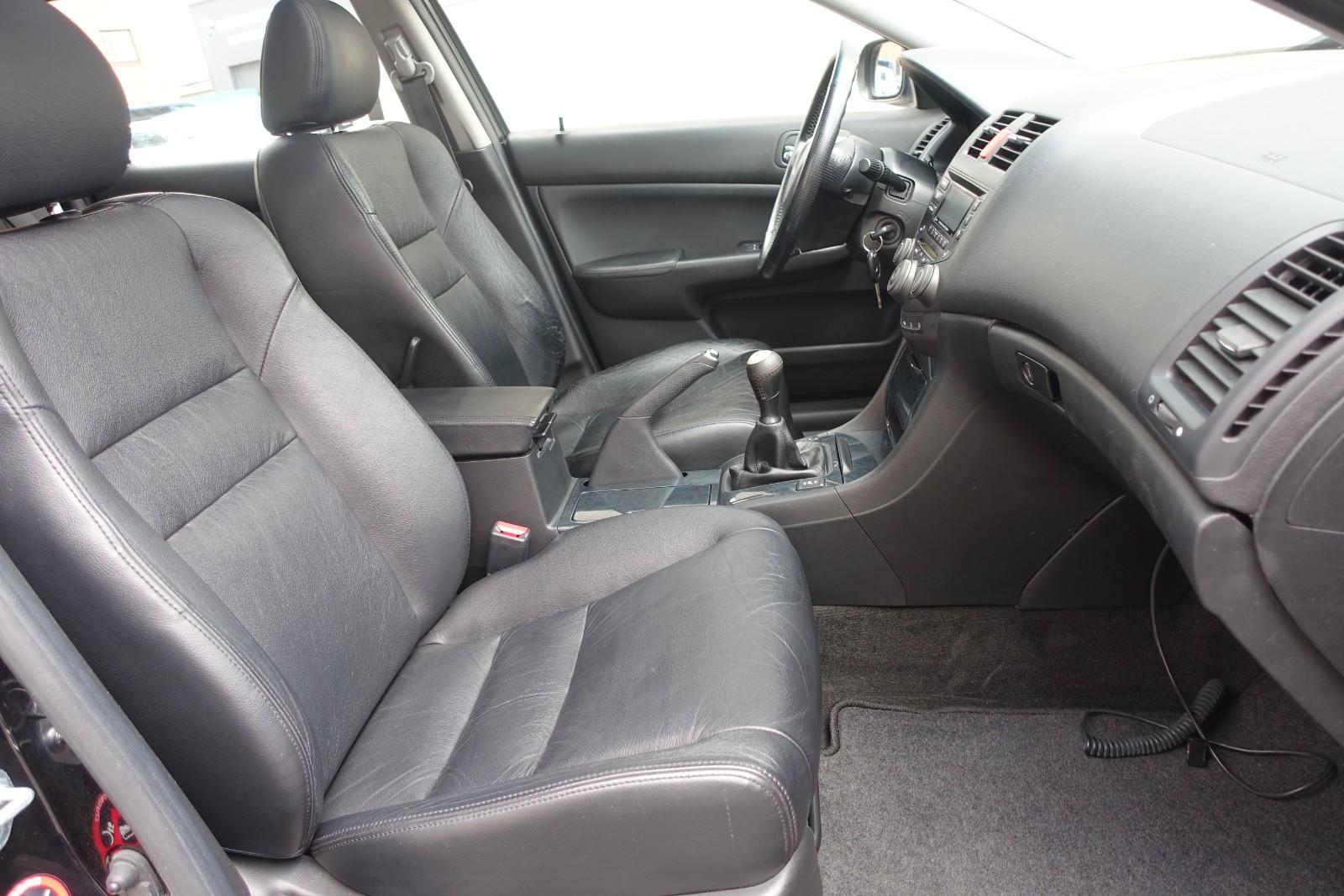 Honda Accord 2004 — photo 20