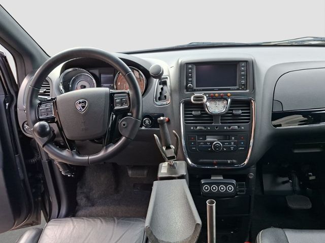 Fahrzeugabbildung Chrysler Voyager S Paravan Rollstuhlumbau