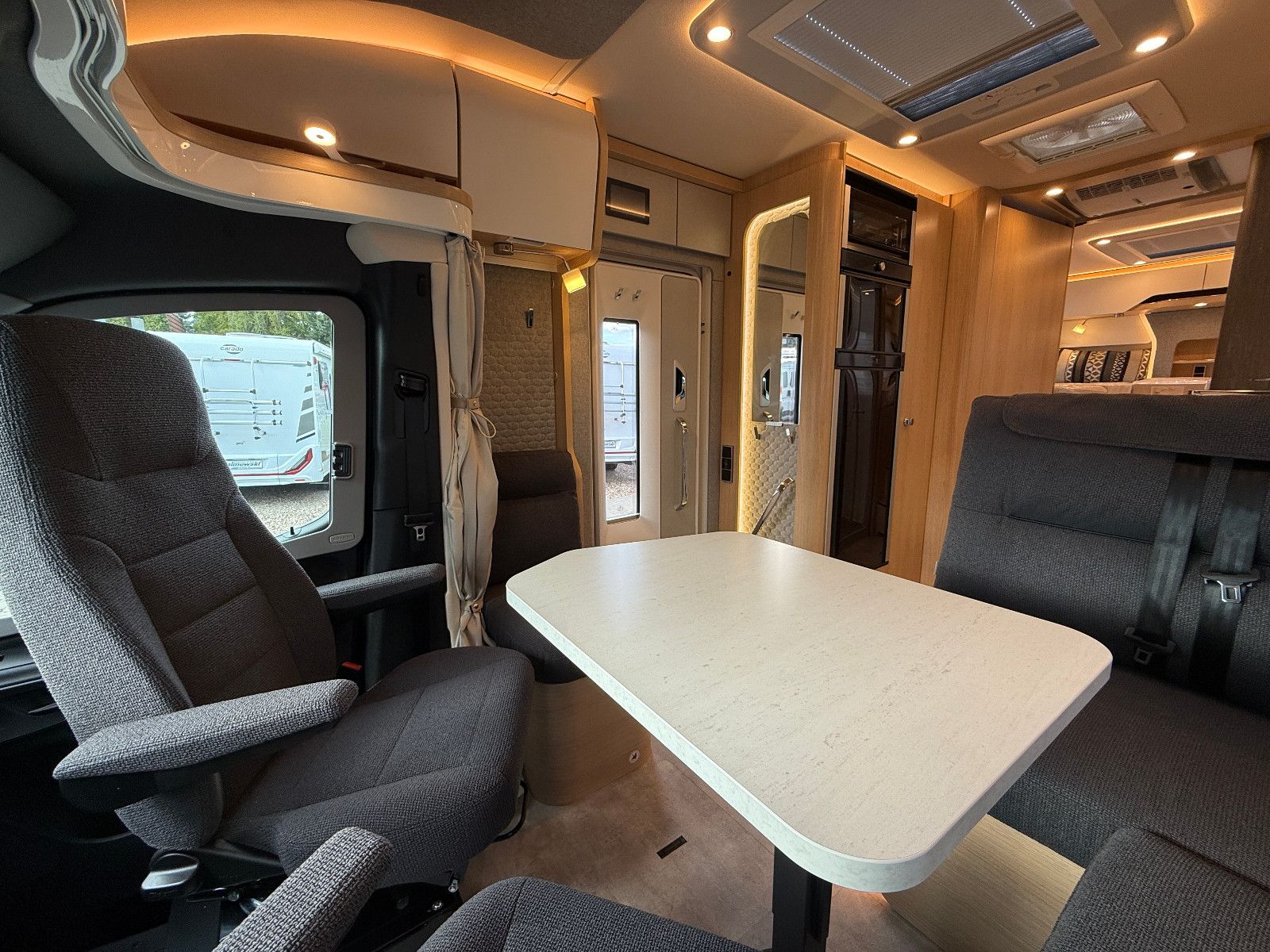 Fahrzeugabbildung HYMER / ERIBA / HYMERCAR B-Klasse ML T BlackLine 780 - Vollausstattung!