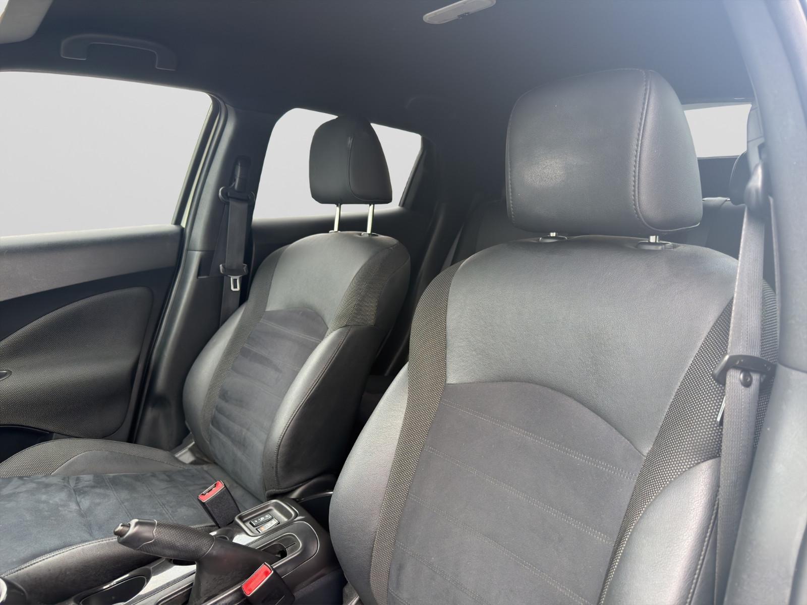 Nissan Juke 1.2 SITZH LED NAV KAM GJR TÜV+Insp. NEU 17'
