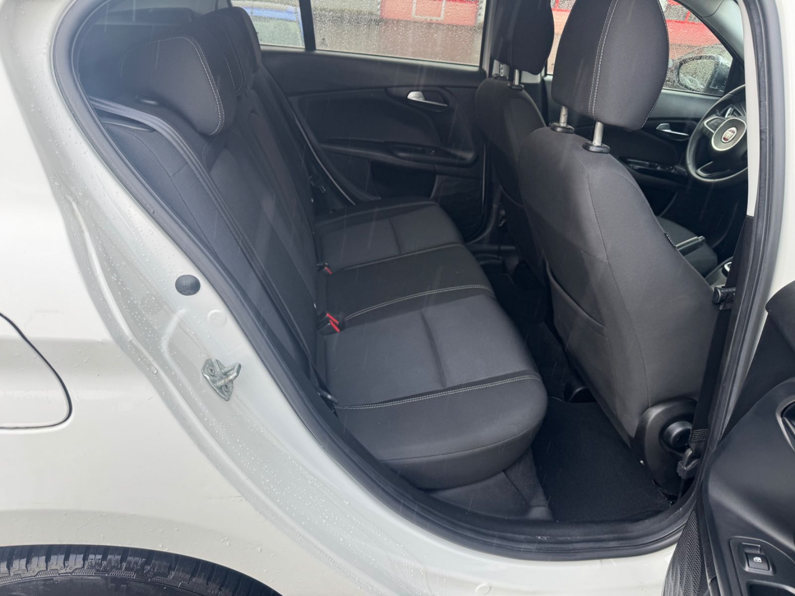 Fahrzeugabbildung Fiat Tipo Mirror Navi+Kamera