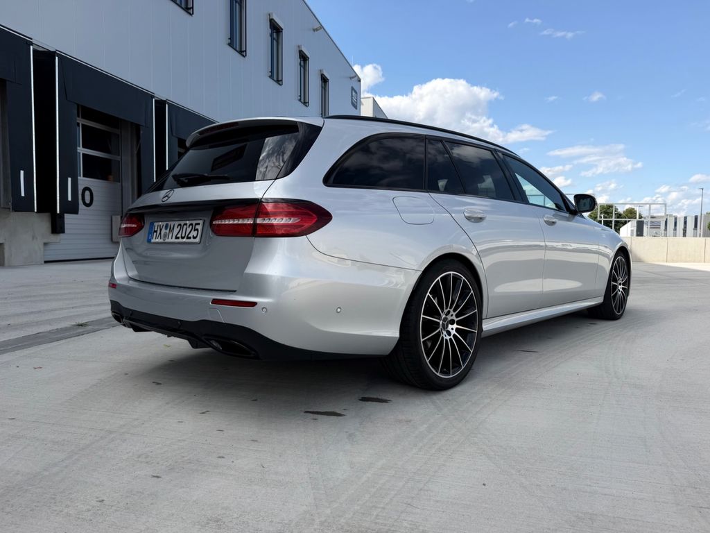 Image of Mercedes-Benz E 220