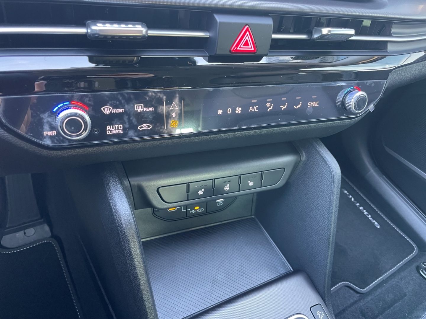 Fahrzeugabbildung Kia Sportage Vision Kamera LED elek Sitze Spurhalte