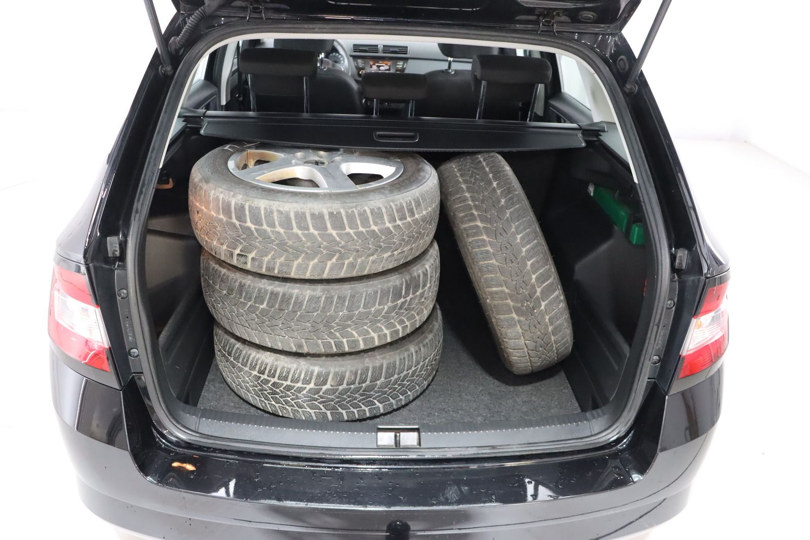 Fahrzeugabbildung SKODA Fabia 1.2 TSI Active Combi 1.Hand