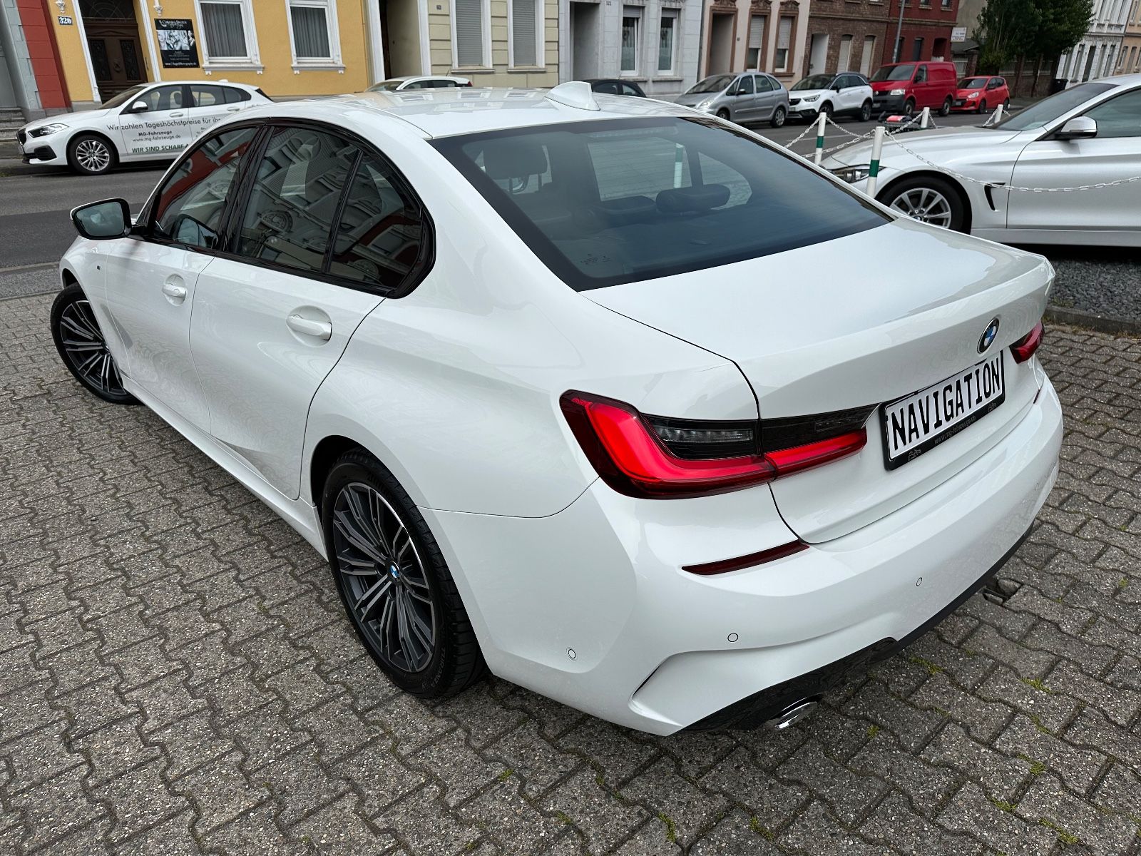 Fahrzeugabbildung BMW 320 Baureihe 3 Lim. 320 d M SPORT LED NAVI G20