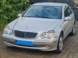 Mercedes-Benz C 320 4MATIC AVANTGARDE Avantgarde - Mercedes-Benz C 320: Limousine