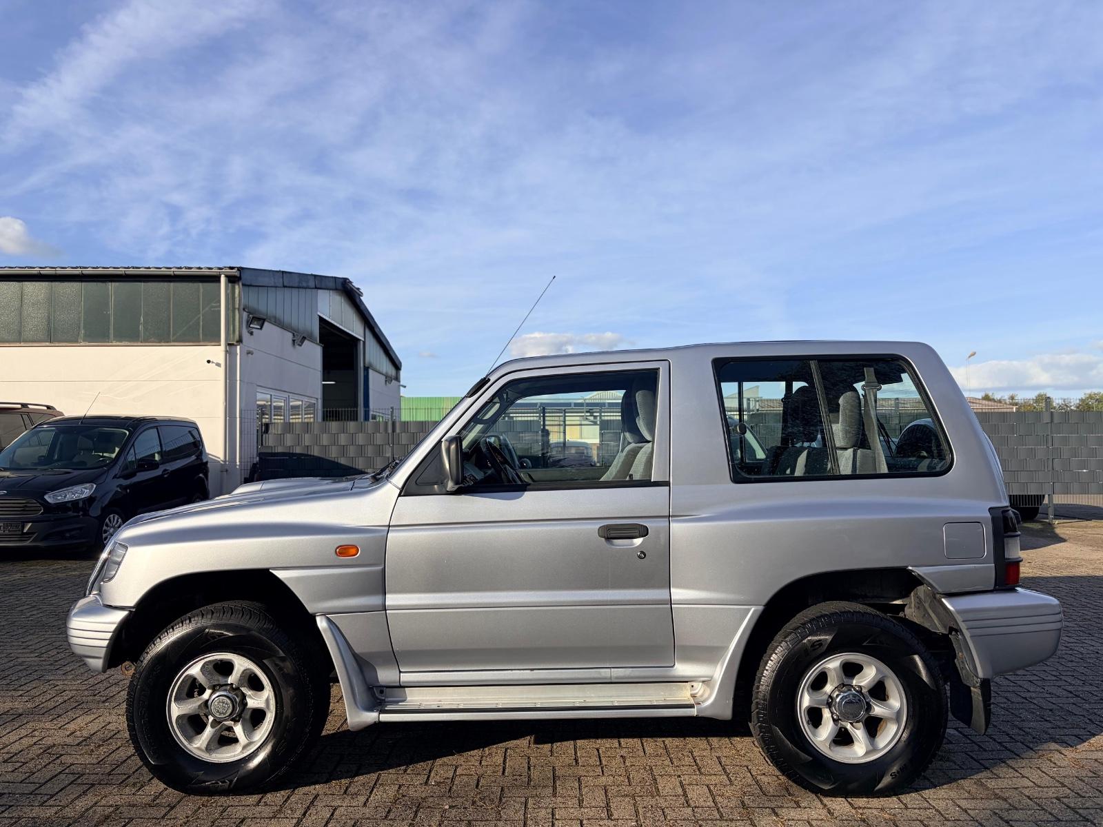 Mitsubishi Pajero 2004 — photo 7