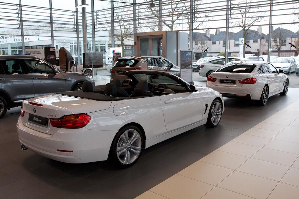showroom-image-top