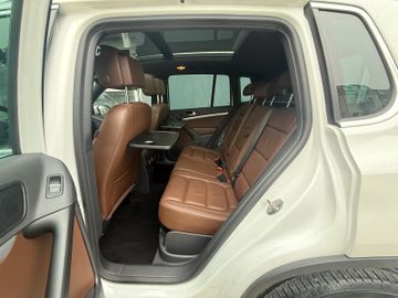 Volkswagen Tiguan - 11