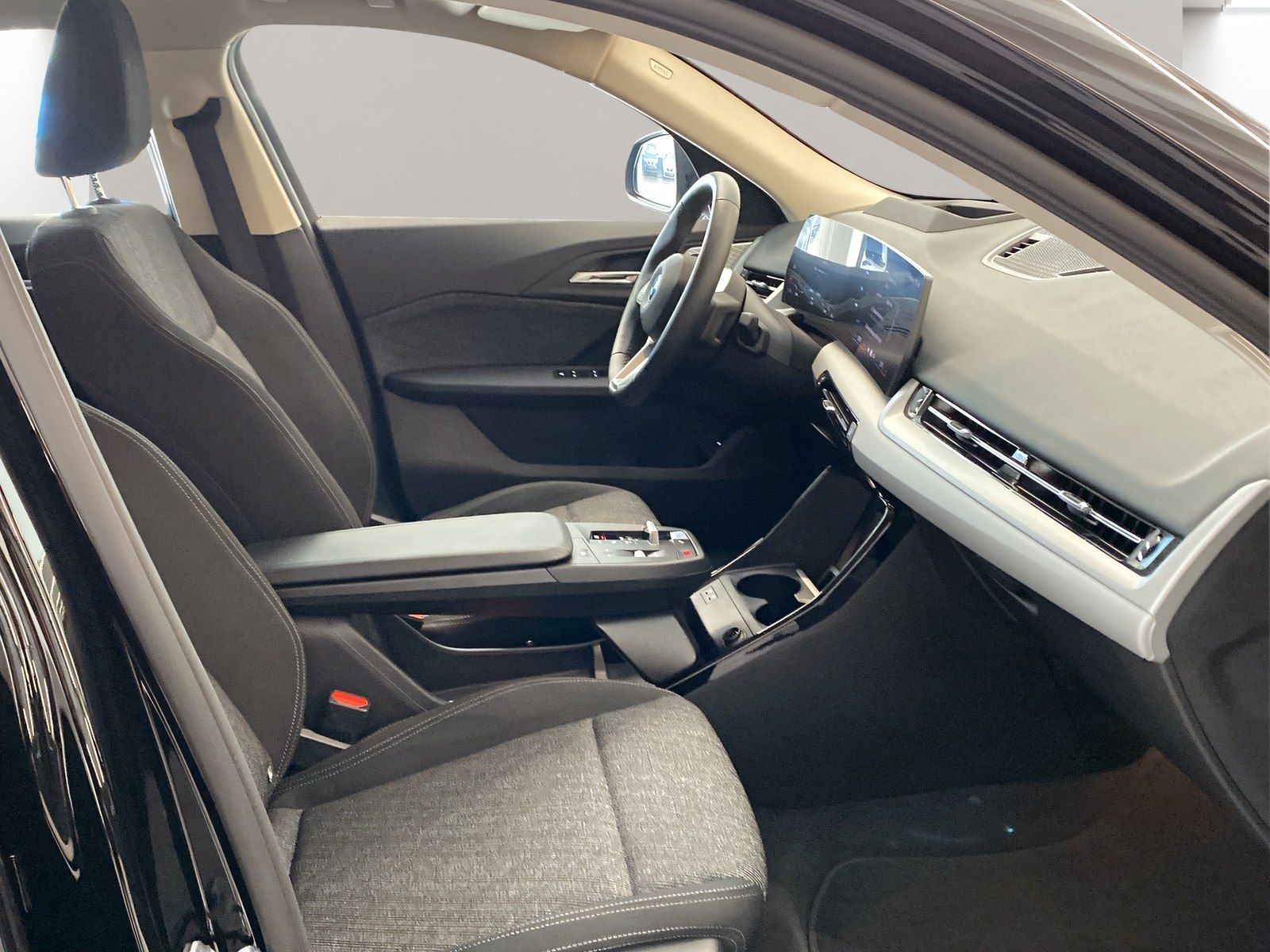 BMW iX2 - Bild 5