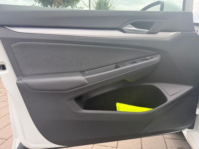 Golf Variant 8 VIII Life 1.5 TSI Navi ACC Apple
