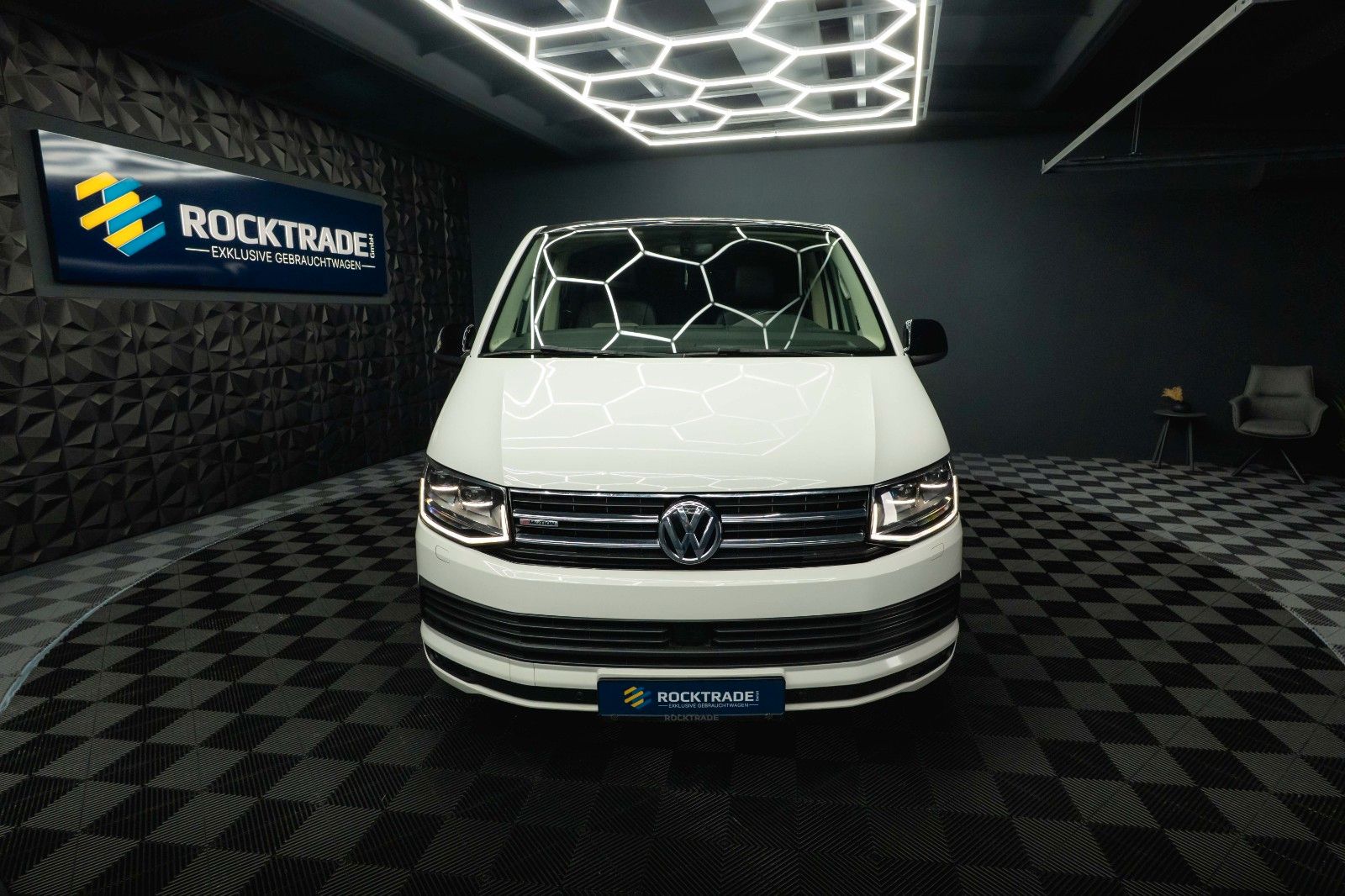 Fahrzeugabbildung Volkswagen T6 Multivan 2.0TDI DSG Edition 30 4Motion ACC