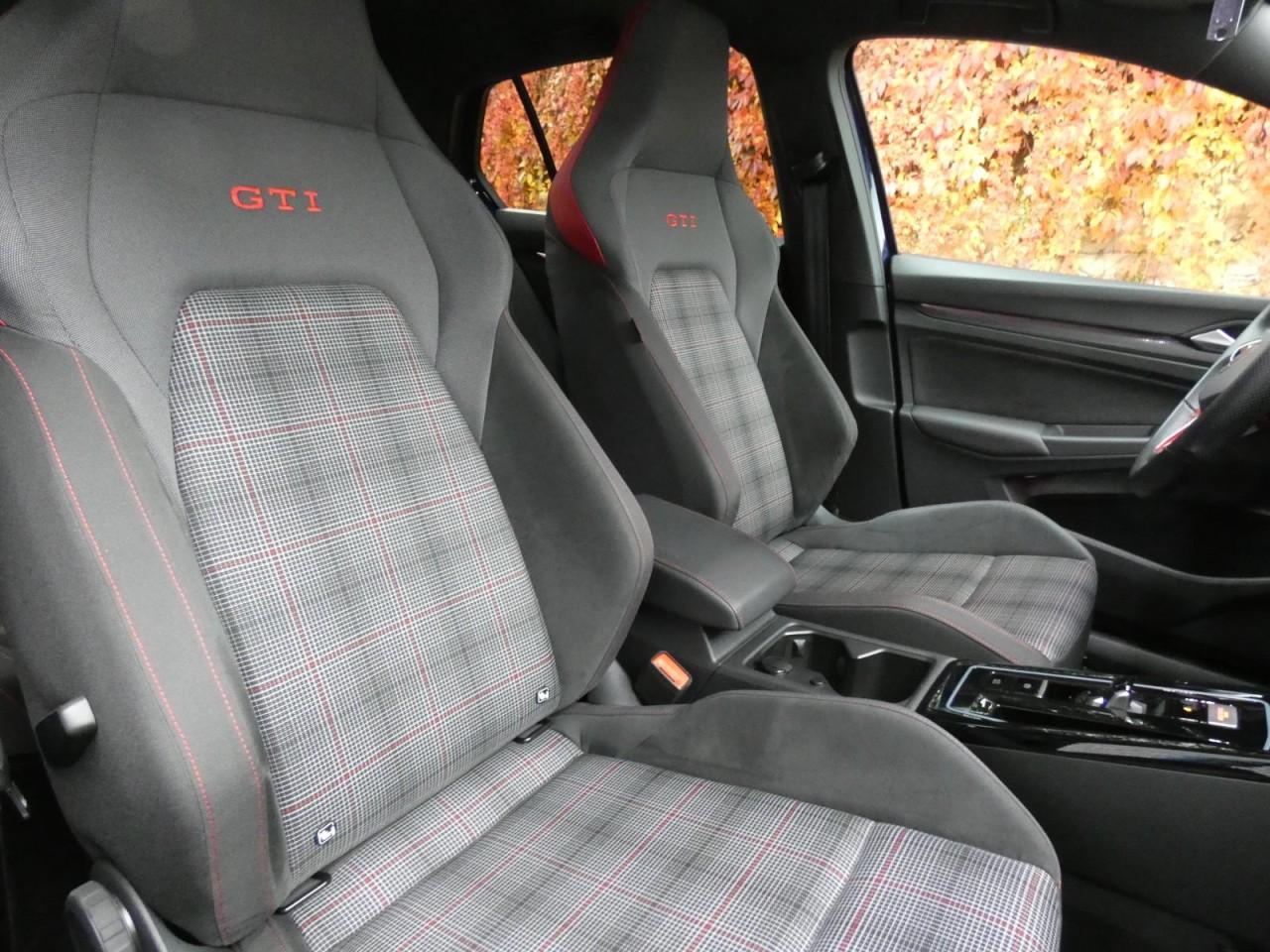 Volkswagen Golf VIII 2.0 TSI DSG GTI LED Navi AHK Pano SHZ, миниатюра 4