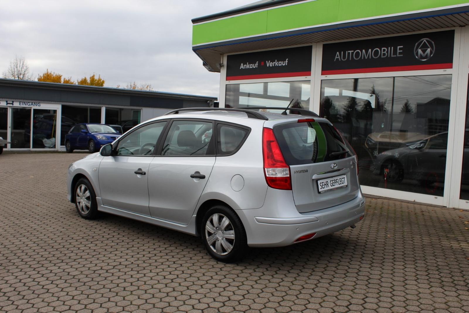 Hyundai i30 2011 — двигун 1.396 cm³, 109 HP (80kW)