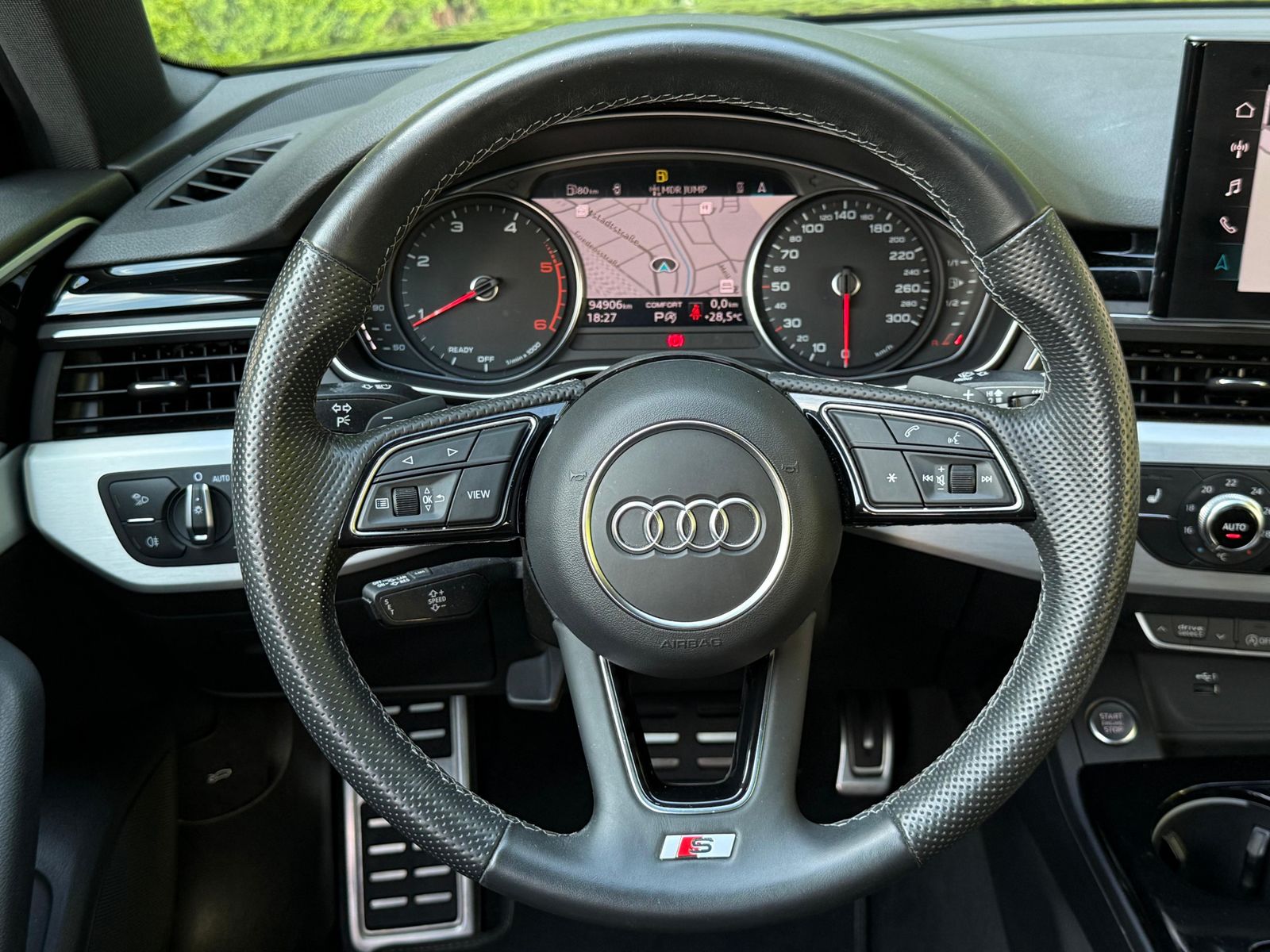 Fahrzeugabbildung Audi A4 Avant 40 TDI S-tr. S Line LED+NAV+KAM+SHZ+MFL