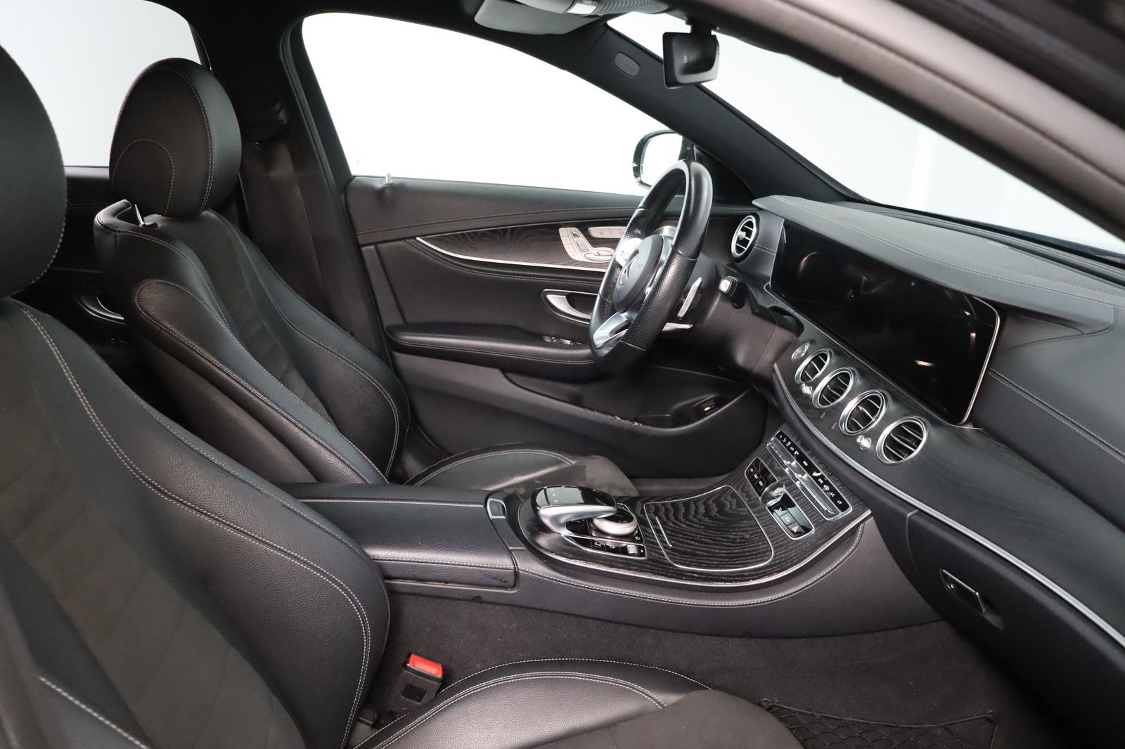 Fahrzeugabbildung Mercedes-Benz E 400 d 4Matic AMG-Paket * Multibeam * 360°