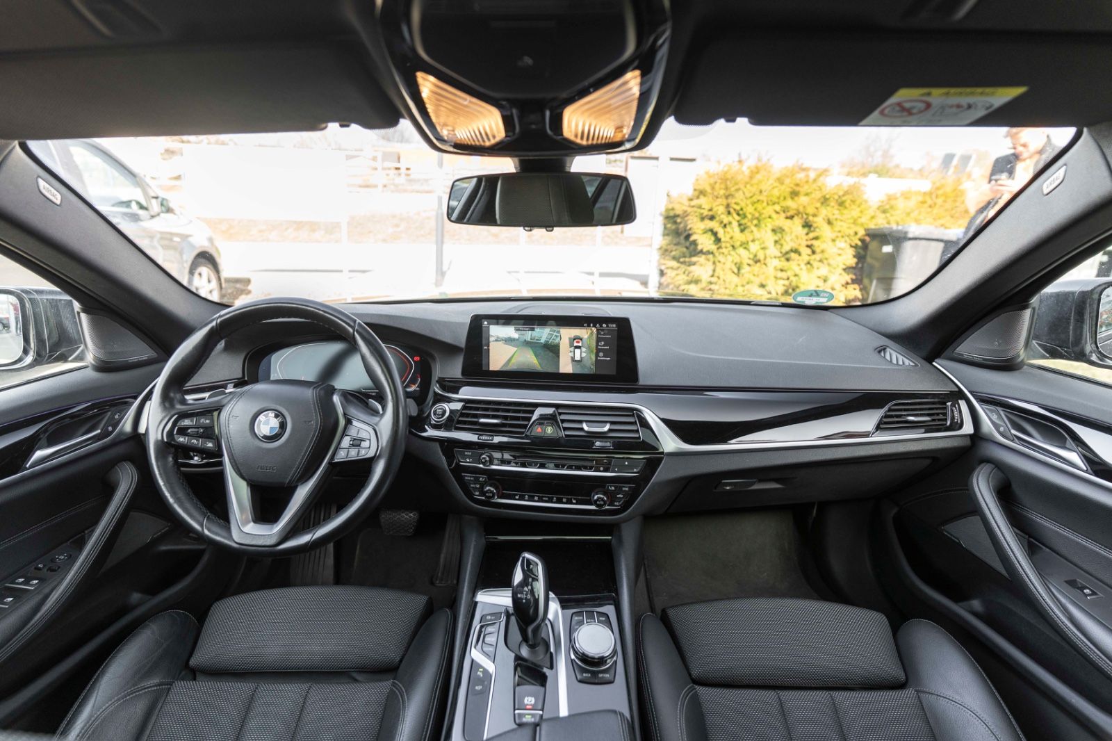 Fahrzeugabbildung BMW 520d xDrive SPORT SHADOW ACC LED H&K 360° TOTW