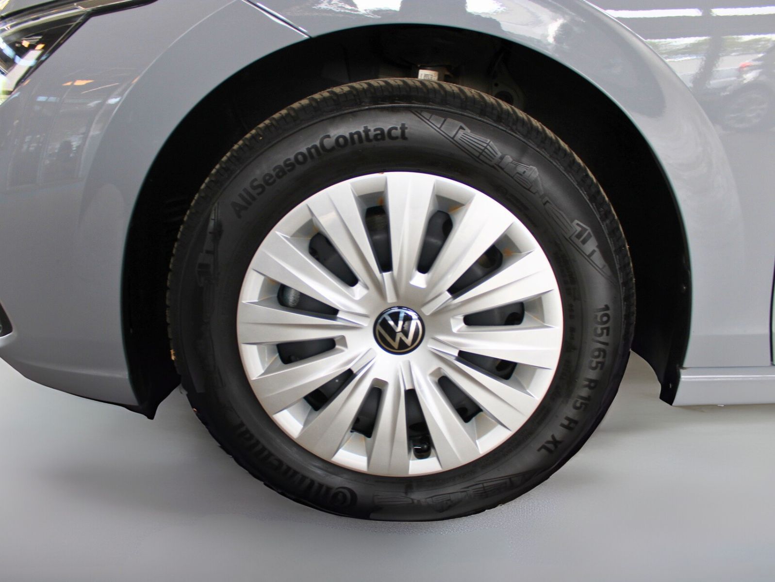 Fahrzeugabbildung Volkswagen Golf 1.0 TSI OPF LED PDC Allwetter WinterPaket